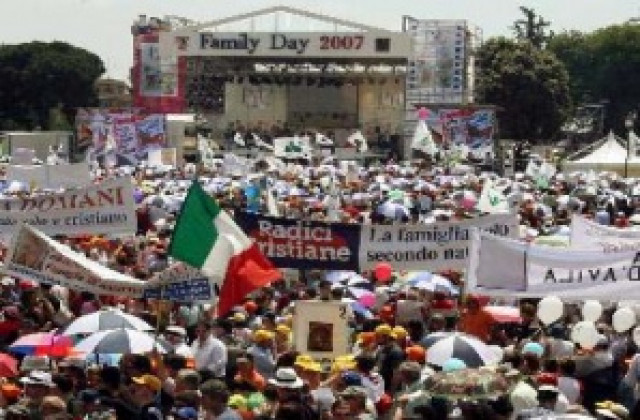 Хиляди италианци протестираха срещу закон за съжителство без брак