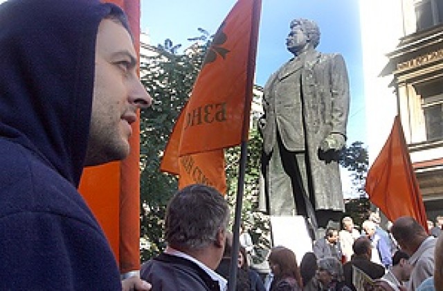 Протестът на земеделците ще продължи до края на деня