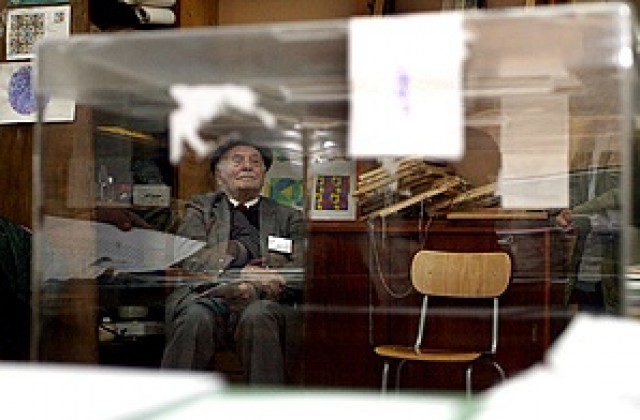 Малко над 14 % е избирателната активност в София