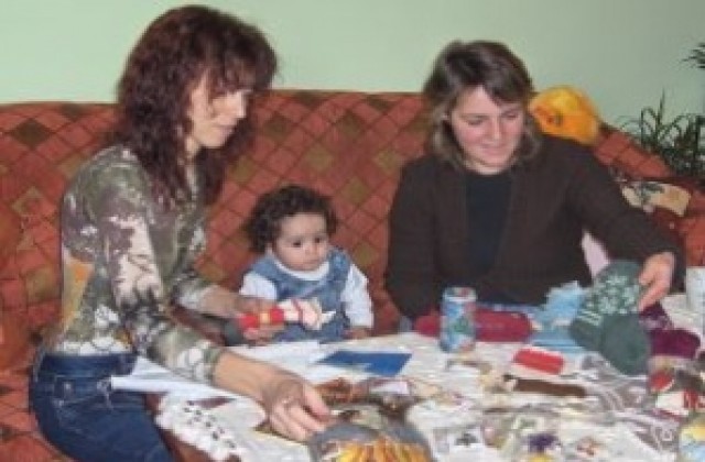Ръчно изработени предмети ще продават майки, в помощ на деца от домове