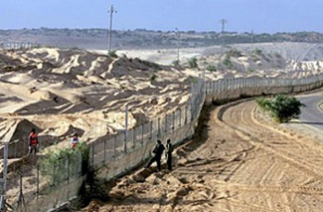 Египетската полиция откри два тунела под границата с Газа
