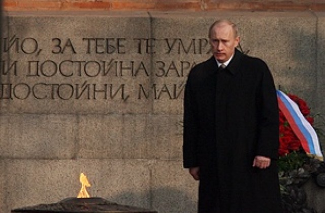 Официално посрещнаха Путин пред Александър Невски