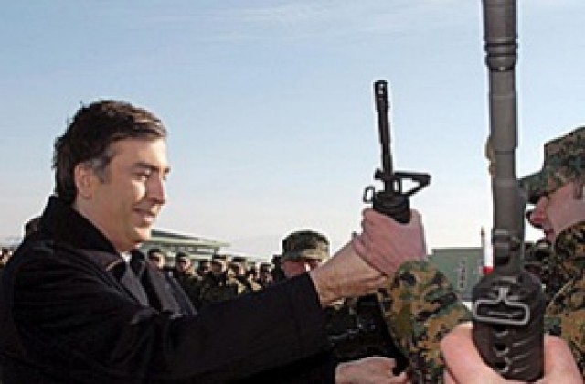 Грузинската армия заменя Калашников с американския М-4