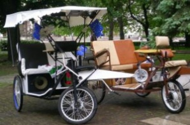 Шест европейски рикши обикалят града днес