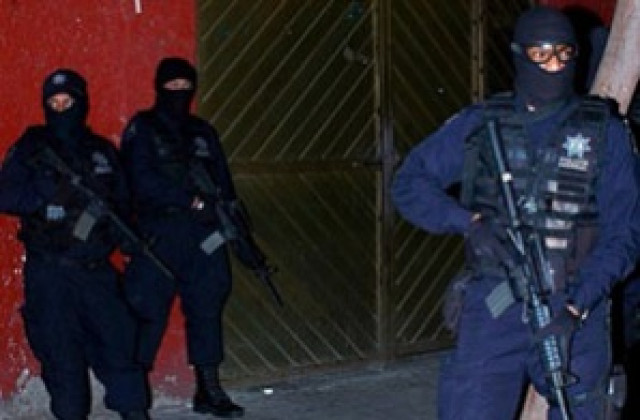Полицаи в Мексико заплашват, че ще се присъединят към мафията