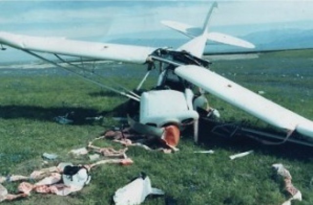 Самолет се разби във варненско село, пилотът загина