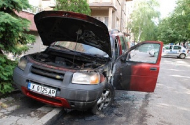 Запалиха колата на бивш съдия от Хасково