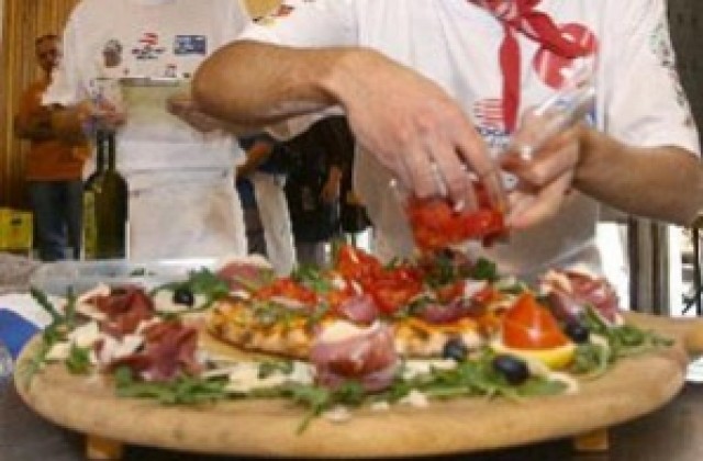 Австралийци направиха най-дългата пица в света
