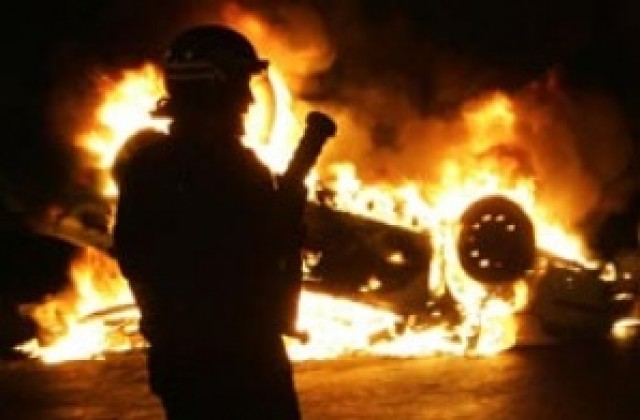 Запалиха колата на снаха на депутат от БНС
