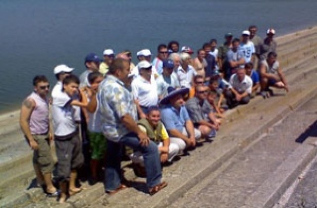 Отборът от с. Друмево спечели турнира по риболов, организиран от ДПС