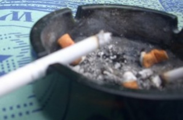 Спасяват от изгаряне мъж, заспал с цигара