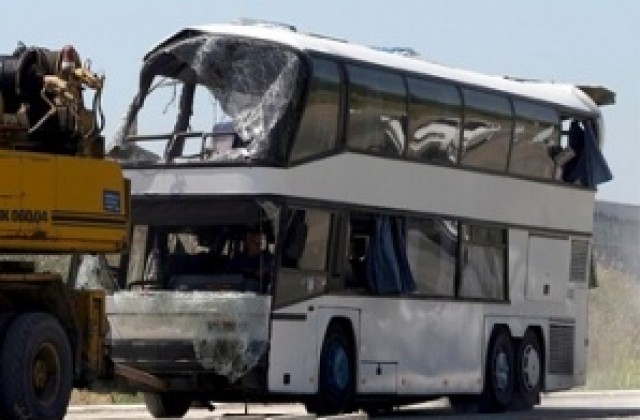Избухна сръбски автобус в Хърватия и уби двама души