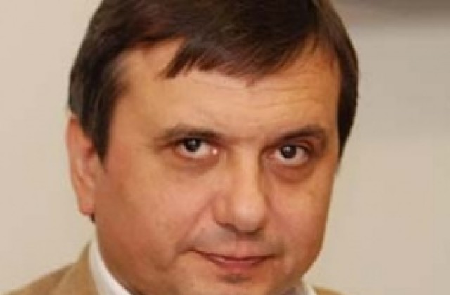 Стойков: Партии атакуват чрез мен президента