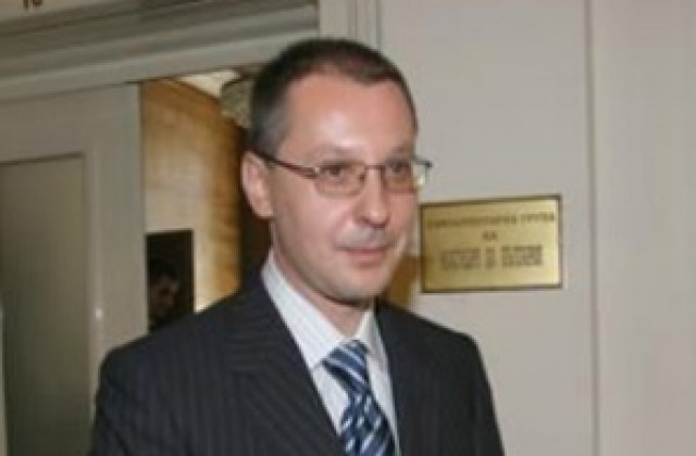 Станишев привика ресорни министри преди евродоклада