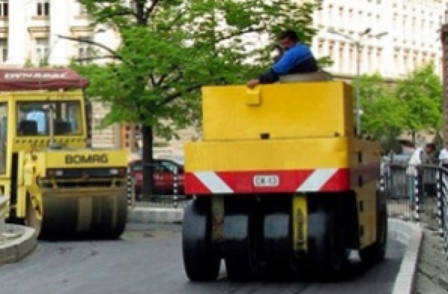 Слагат нов асфалт и пейки в 8 градски градини в София