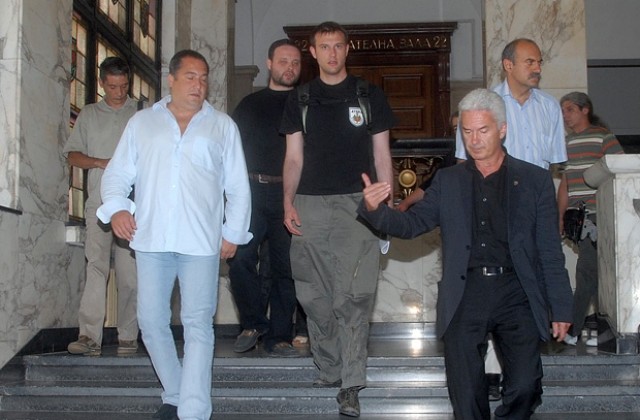 Проверяват дали полицията е извършила нарушения при ареста на Стоянов