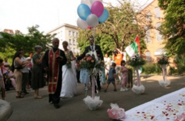 Осем сватби вдигат в Добрич на 08.08.2008