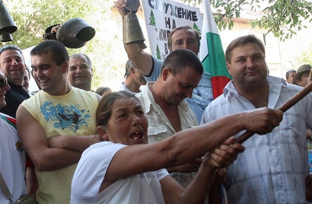 Протестиращите фермери заплашиха с блокада на прохода Шипка