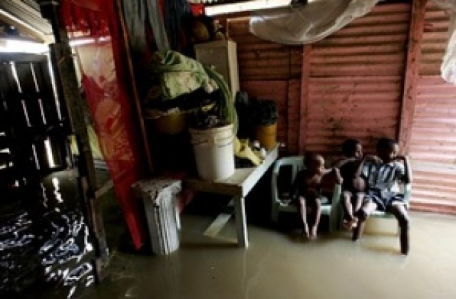 Обявиха максимална тревога в Куба с наближаване на урагана Густав