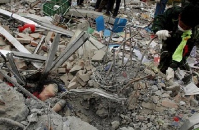 Китай затваря училища след земетресението в Тибет