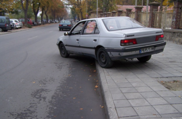 Пловдивчани карат колите си повече от софиянци