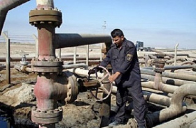 Иран иска ново съкращаване на петролния добив