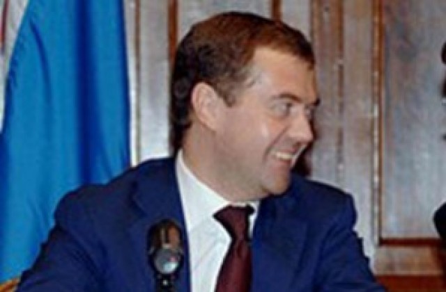 Медведев не иска да чуе за парламентарна република
