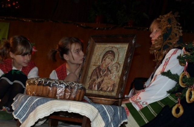 Деца и учители от район „Тракия” разказват „Коледни легенди”