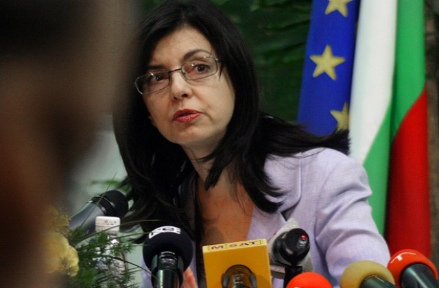 Кунева: Продължава диалогът между ЕК и България
