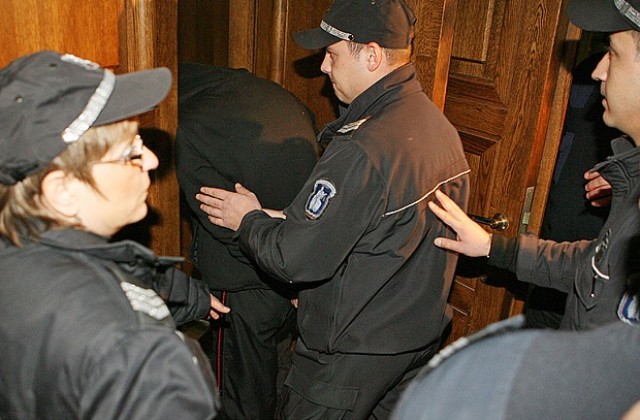 Оставиха в ареста виновните за смъртта на Стоян Балтов