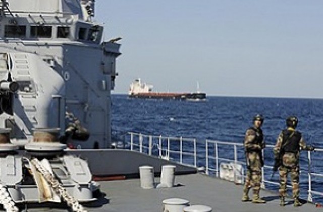 Китай изпраща бойни кораби срещу сомалийските пирати