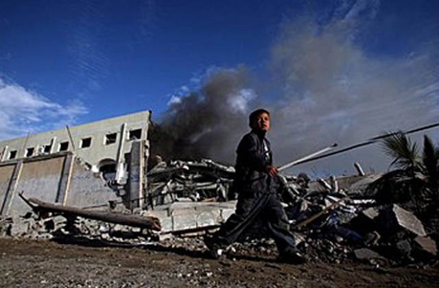 Над 200 души са убити в Газа, Израел поднови въздушните удари