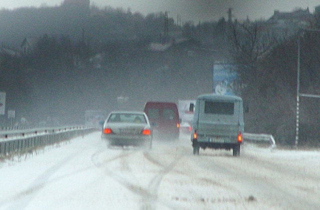 Без сериозни произшествия, въпреки обилните снеговалежи