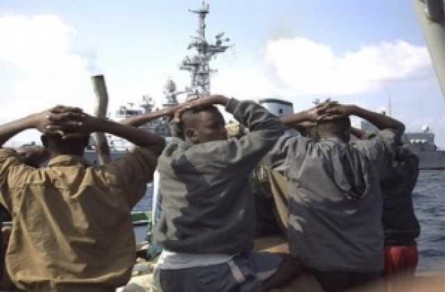 Китайски военни кораби започнаха мисия срещу пиратите
