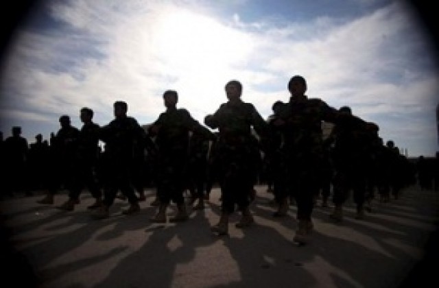Отбелязаха завършването на Военната академия от афганистански офицери