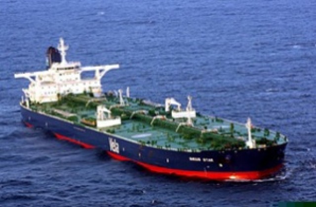 Сомалийски пирати отвлякоха германски танкер