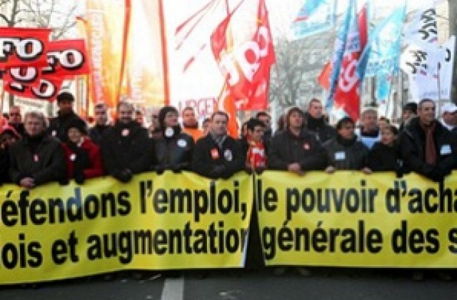Над два милиона демонстранти излязоха по улиците на Франция