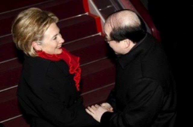 Хилари Клинтън пристигна в Пекин