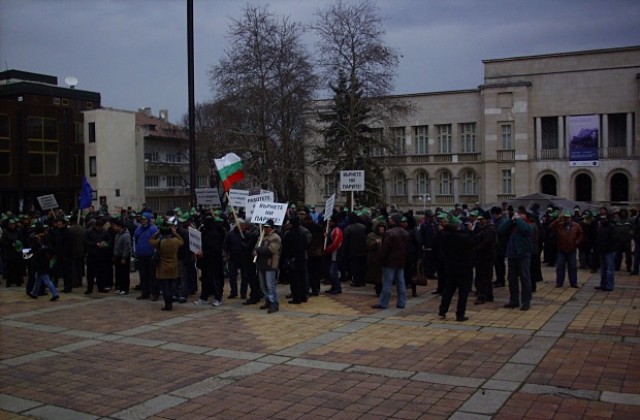 Протест в Добрич за невърнато ДДС