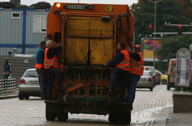 Още 1500 метачи се включиха в почистването на София