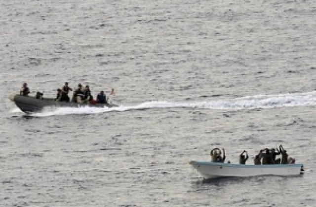 Пирати отвлякоха гръцки кораб с украински екипаж на борда