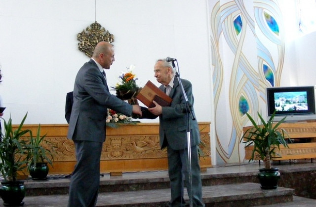 Вили Ван Импе стана почетен гражданин на Габрово