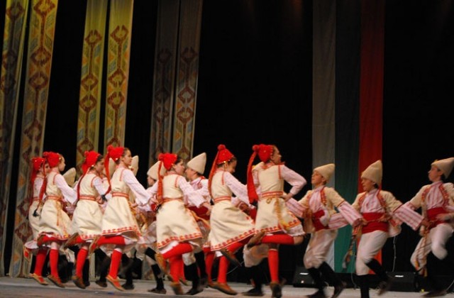 За Варна замина Голямата награда от “Децата на България танцуват”