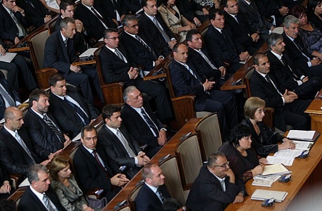 След седмица депутатите приемат оставката на кабинета „Станишев