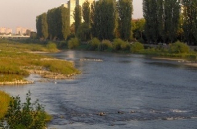 Възстановяват предупредителните знаци около река Марица