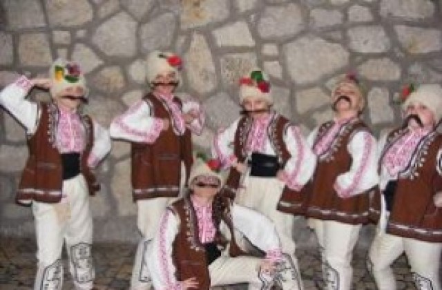 Ансамбъл „Пиринска китка” на фестивал в Гърция