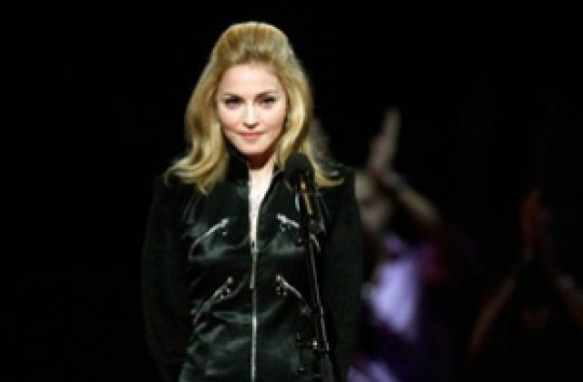 Гай Ричи все още обича Мадона, но и тя остарява