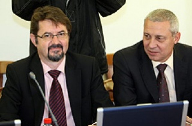Иван Димов  подаде оставка като член на ВСС