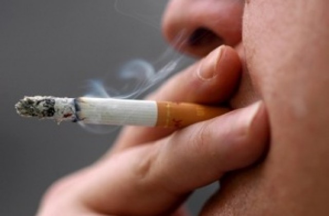 Пушачи подкрепят забраната да се пуши на работното място