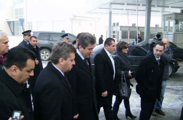 Първанов и Иванов отбелязаха отпадането на визовия режим за македонците